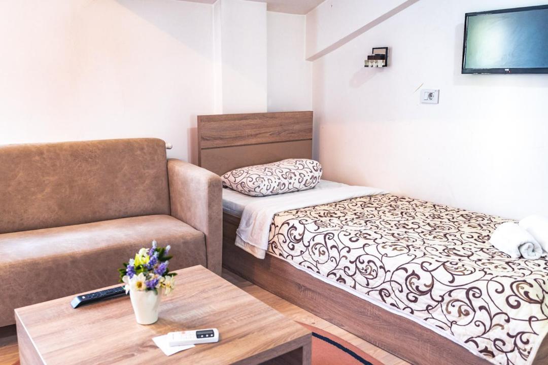 Hotel Zeleni Vir Nisz Zewnętrze zdjęcie