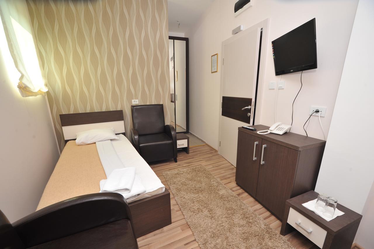 Hotel Zeleni Vir Nisz Zewnętrze zdjęcie